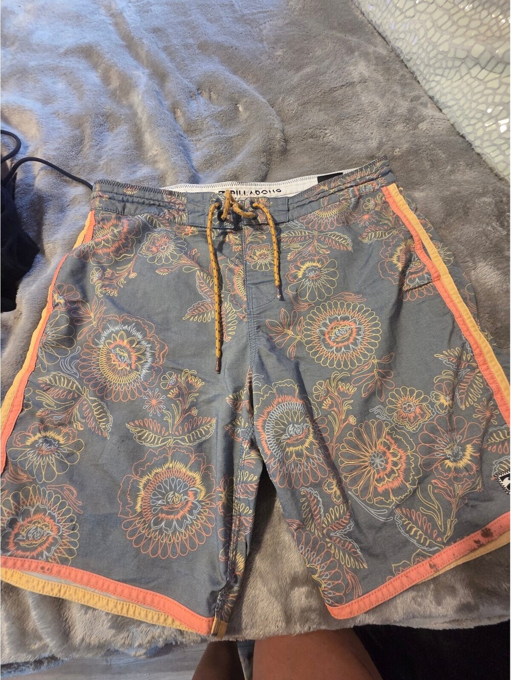 Billabong size 32 Floral Print Board Shorts Swim Trunks